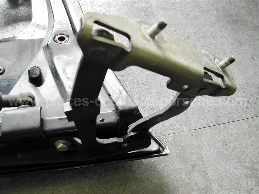 Charnière G capot AR Porsche 996 C4S